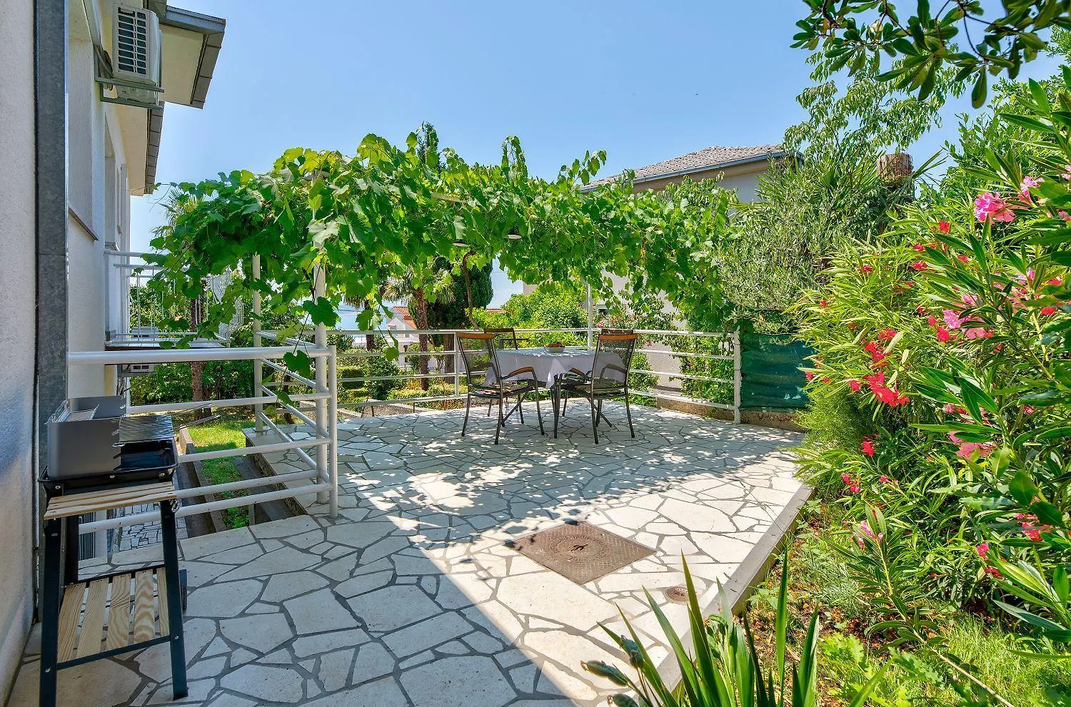 Lauschiges Apartment Nur 200 Meter Zum Sandstrand Mit Meerblick, Grill, Klima Crikvenica 0*,