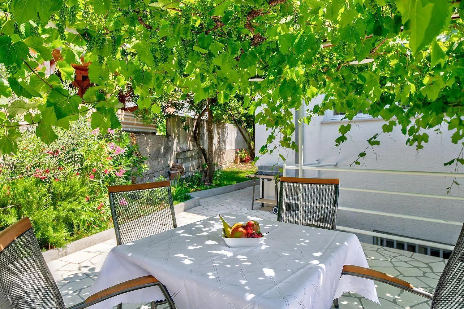 Lauschiges Apartment Nur 200 Meter Zum Sandstrand Mit Meerblick, Grill, Klima Crikvenica